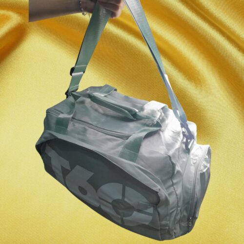 Bolsa Esportiva T60 Verde com Alça Ajustável – Espaço, Estilo e Conforto para o Seu Dia a Dia!