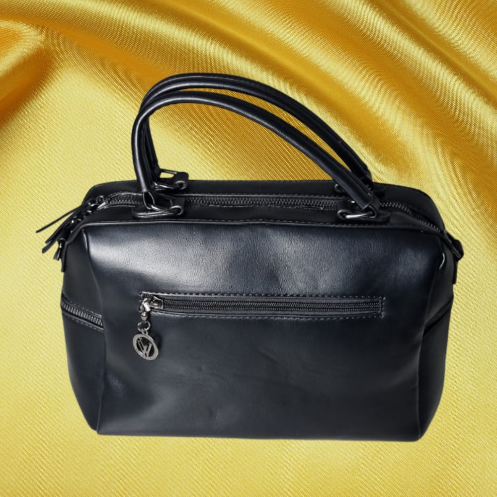 Bolsa Feminina Preta com Zíper e Compartimentos – Elegância com Organização